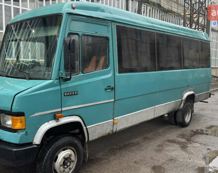 Зелений Мерседес T2, об'ємом двигуна 4 л та пробігом 200 тис. км за 7000 $, фото 1 на Automoto.ua