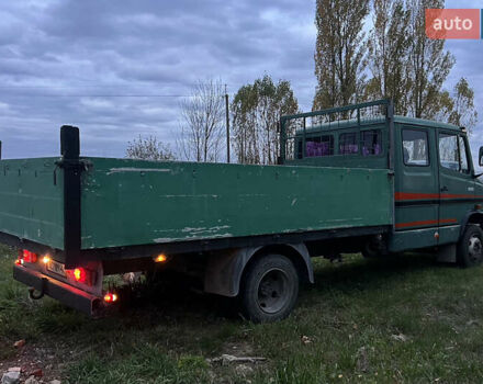 Зеленый Мерседес T2, объемом двигателя 4 л и пробегом 719 тыс. км за 10700 $, фото 3 на Automoto.ua