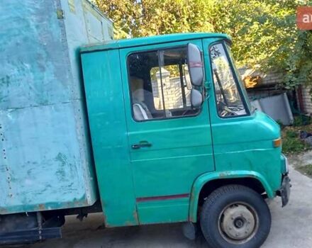 Зеленый Мерседес T2, объемом двигателя 3.7 л и пробегом 500 тыс. км за 2200 $, фото 10 на Automoto.ua