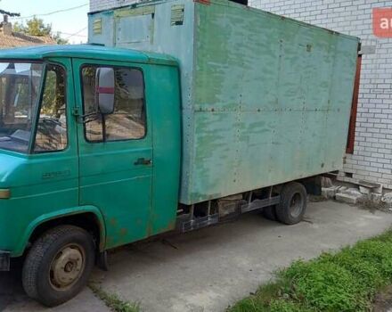 Зеленый Мерседес T2, объемом двигателя 3.7 л и пробегом 500 тыс. км за 2200 $, фото 5 на Automoto.ua