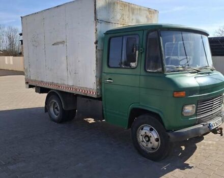 Мерседес T2 1989 в Киеве на Automoto.ua Зеленый Мерседес T2, объемом двигателя 3.9 л и пробегом 300 тыс. км за 3000 $, фото 1 на Automoto.ua