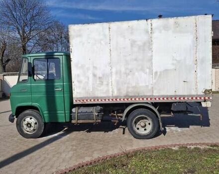 Мерседес T2 1989 в Киеве на Automoto.ua Зеленый Мерседес T2, объемом двигателя 3.9 л и пробегом 300 тыс. км за 3000 $, фото 3 на Automoto.ua