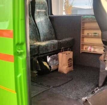 Зелений Мерседес T2, об'ємом двигуна 4 л та пробігом 740 тис. км за 12500 $, фото 4 на Automoto.ua