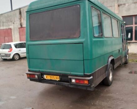 Зелений Мерседес T2, об'ємом двигуна 4 л та пробігом 500 тис. км за 5800 $, фото 3 на Automoto.ua