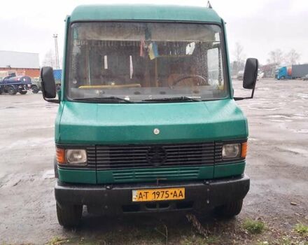 Зелений Мерседес T2, об'ємом двигуна 4 л та пробігом 500 тис. км за 5800 $, фото 2 на Automoto.ua