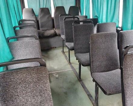 Зелений Мерседес T2, об'ємом двигуна 4 л та пробігом 500 тис. км за 5800 $, фото 5 на Automoto.ua