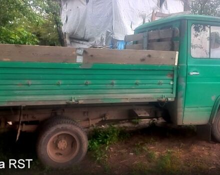 Зелений Мерседес T2, об'ємом двигуна 3.8 л та пробігом 0 тис. км за 4300 $, фото 1 на Automoto.ua