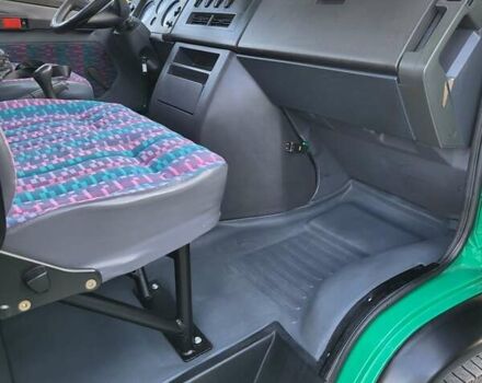 Зелений Мерседес T2, об'ємом двигуна 3.97 л та пробігом 136 тис. км за 22400 $, фото 15 на Automoto.ua