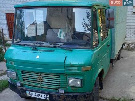 Мерседес T2 1980 в Житомире на Automoto.ua Зеленый Мерседес T2, объемом двигателя 3.7 л и пробегом 500 тыс. км за 2200 $, фото 1 на Automoto.ua
