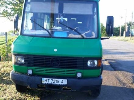 Мерседес T2 1994 в Бериславе на Automoto.ua Зеленый Мерседес T2, объемом двигателя 4 л и пробегом 70 тыс. км за 6200 $, фото 1 на Automoto.ua