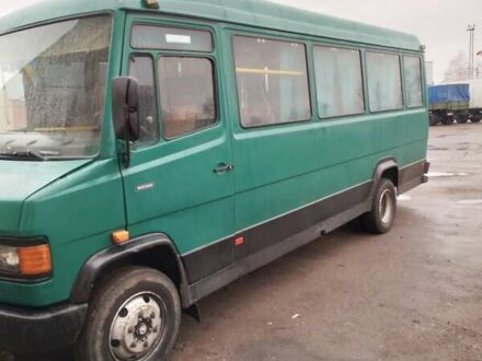 Зелений Мерседес T2, об'ємом двигуна 4 л та пробігом 500 тис. км за 5800 $, фото 1 на Automoto.ua