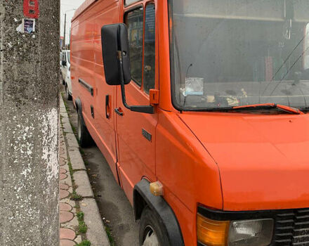 Оранжевый Мерседес T2, объемом двигателя 0 л и пробегом 400 тыс. км за 5500 $, фото 6 на Automoto.ua