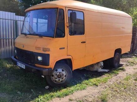 Оранжевый Мерседес T2, объемом двигателя 3.78 л и пробегом 37 тыс. км за 4000 $, фото 1 на Automoto.ua