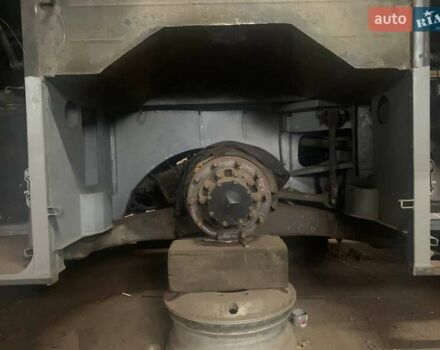 Белый Мерседес Туризмо, объемом двигателя 14.6 л и пробегом 1 тыс. км за 33000 $, фото 5 на Automoto.ua