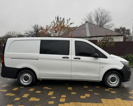 Белый Мерседес В-Класс, объемом двигателя 2.1 л и пробегом 361 тыс. км за 15000 $, фото 5 на Automoto.ua