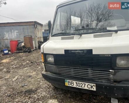 Белый Мерседес В-Класс, объемом двигателя 2.4 л и пробегом 348 тыс. км за 1500 $, фото 3 на Automoto.ua