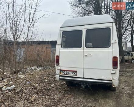 Белый Мерседес В-Класс, объемом двигателя 2.4 л и пробегом 348 тыс. км за 1500 $, фото 2 на Automoto.ua