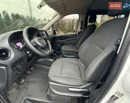 Белый Мерседес В-Класс, объемом двигателя 2.1 л и пробегом 361 тыс. км за 15000 $, фото 8 на Automoto.ua