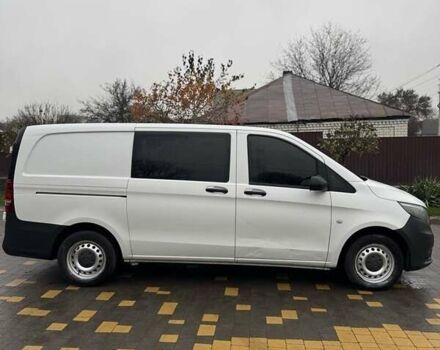 Белый Мерседес В-Класс, объемом двигателя 2.1 л и пробегом 361 тыс. км за 15000 $, фото 5 на Automoto.ua