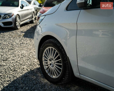 Білий Мерседес В-Клас, об'ємом двигуна 2.14 л та пробігом 153 тис. км за 38900 $, фото 15 на Automoto.ua