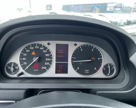 Черный Мерседес В-Класс, объемом двигателя 2.1 л и пробегом 265 тыс. км за 6990 $, фото 20 на Automoto.ua