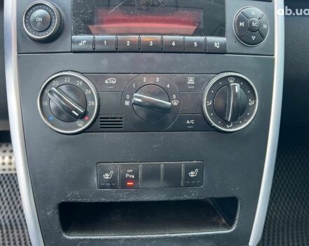Черный Мерседес В-Класс, объемом двигателя 2.1 л и пробегом 265 тыс. км за 6990 $, фото 27 на Automoto.ua