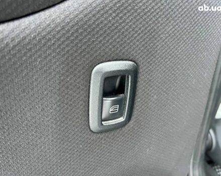 Черный Мерседес В-Класс, объемом двигателя 2.1 л и пробегом 265 тыс. км за 6990 $, фото 30 на Automoto.ua