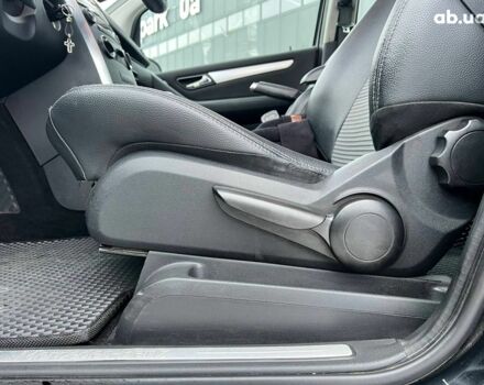 Черный Мерседес В-Класс, объемом двигателя 2.1 л и пробегом 265 тыс. км за 6990 $, фото 18 на Automoto.ua