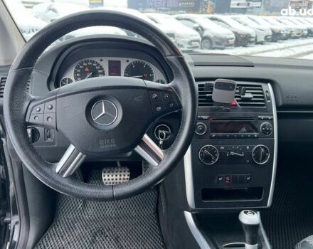 Черный Мерседес В-Класс, объемом двигателя 2.1 л и пробегом 265 тыс. км за 6990 $, фото 21 на Automoto.ua