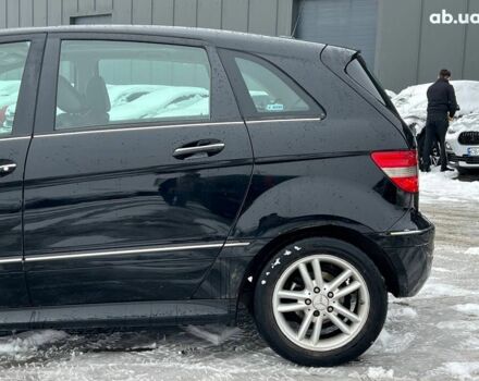 Черный Мерседес В-Класс, объемом двигателя 2.1 л и пробегом 265 тыс. км за 6990 $, фото 4 на Automoto.ua