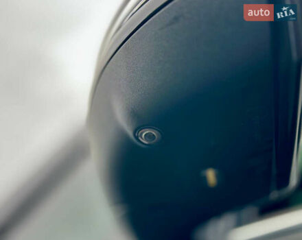 Мерседес В-Класс 2014 в Киеве на Automoto.ua Черный Мерседес В-Класс, объемом двигателя 2.1 л и пробегом 343 тыс. км за 32900 $, фото 8 на Automoto.ua