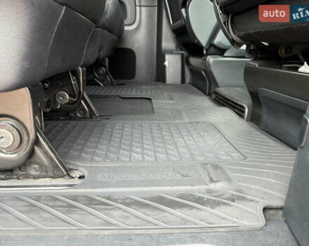 Чорний Мерседес В-Клас, об'ємом двигуна 2.14 л та пробігом 298 тис. км за 36800 $, фото 23 на Automoto.ua