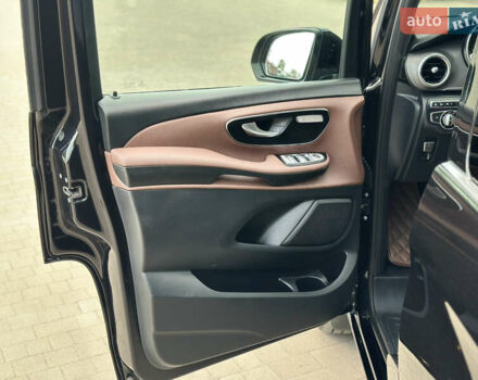 Мерседес В-Класс 2016 в Киеве на Automoto.ua Черный Мерседес В-Класс, объемом двигателя 2.14 л и пробегом 168 тыс. км за 51000 $, фото 46 на Automoto.ua