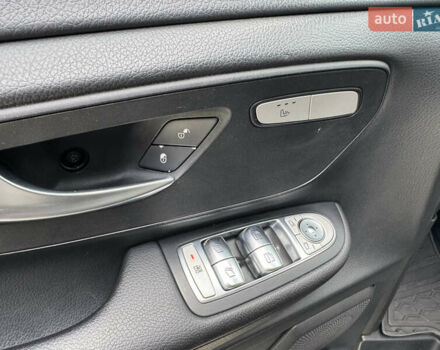 Чорний Мерседес В-Клас, об'ємом двигуна 2.2 л та пробігом 478 тис. км за 30000 $, фото 66 на Automoto.ua