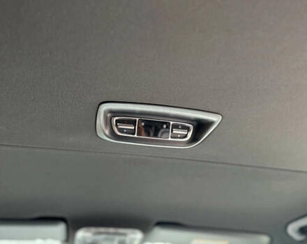 Черный Мерседес В-Класс, объемом двигателя 2.14 л и пробегом 341 тыс. км за 35000 $, фото 12 на Automoto.ua