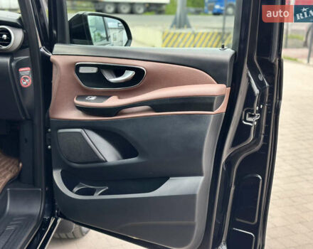 Мерседес В-Класс 2016 в Киеве на Automoto.ua Черный Мерседес В-Класс, объемом двигателя 2.14 л и пробегом 168 тыс. км за 51000 $, фото 49 на Automoto.ua