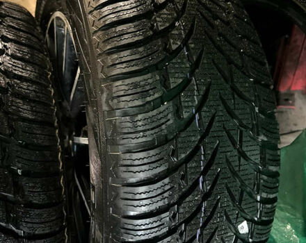 Черный Мерседес В-Класс, объемом двигателя 2.14 л и пробегом 341 тыс. км за 35000 $, фото 13 на Automoto.ua