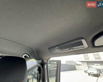 Черный Мерседес В-Класс, объемом двигателя 2.2 л и пробегом 478 тыс. км за 30000 $, фото 56 на Automoto.ua