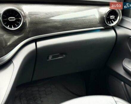 Чорний Мерседес В-Клас, об'ємом двигуна 2 л та пробігом 97 тис. км за 43900 $, фото 45 на Automoto.ua