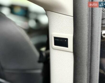 Чорний Мерседес В-Клас, об'ємом двигуна 2 л та пробігом 97 тис. км за 43900 $, фото 39 на Automoto.ua