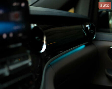 Чорний Мерседес В-Клас, об'ємом двигуна 2.14 л та пробігом 26 тис. км за 88800 $, фото 44 на Automoto.ua