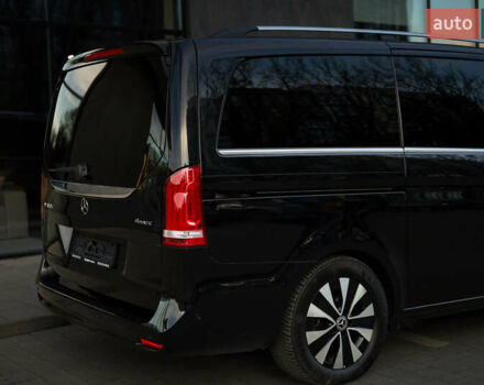 Чорний Мерседес В-Клас, об'ємом двигуна 2.14 л та пробігом 26 тис. км за 88800 $, фото 7 на Automoto.ua