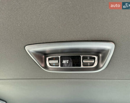 Чорний Мерседес В-Клас, об'ємом двигуна 1.95 л та пробігом 172 тис. км за 80000 $, фото 38 на Automoto.ua