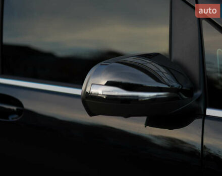 Чорний Мерседес В-Клас, об'ємом двигуна 2.14 л та пробігом 26 тис. км за 88800 $, фото 27 на Automoto.ua