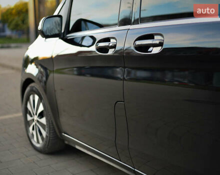 Чорний Мерседес В-Клас, об'ємом двигуна 2.14 л та пробігом 26 тис. км за 88800 $, фото 12 на Automoto.ua