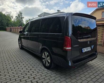 Чорний Мерседес В-Клас, об'ємом двигуна 1.95 л та пробігом 39 тис. км за 69000 $, фото 6 на Automoto.ua