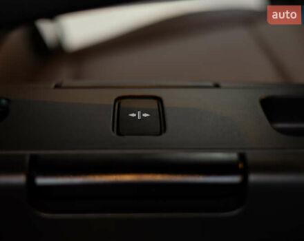 Чорний Мерседес В-Клас, об'ємом двигуна 2.14 л та пробігом 26 тис. км за 88800 $, фото 61 на Automoto.ua