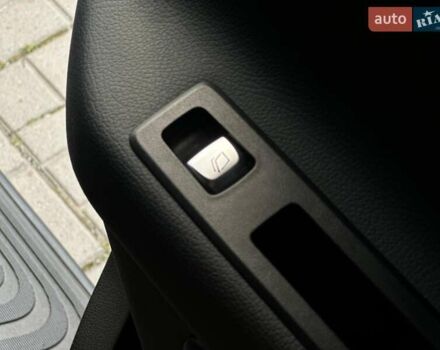 Чорний Мерседес В-Клас, об'ємом двигуна 2.14 л та пробігом 48 тис. км за 81900 $, фото 27 на Automoto.ua