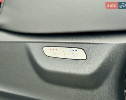 Чорний Мерседес В-Клас, об'ємом двигуна 1.95 л та пробігом 3 тис. км за 105900 $, фото 44 на Automoto.ua