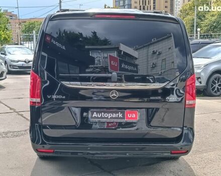 Чорний Мерседес В-Клас, об'ємом двигуна 2 л та пробігом 36 тис. км за 158930 $, фото 6 на Automoto.ua